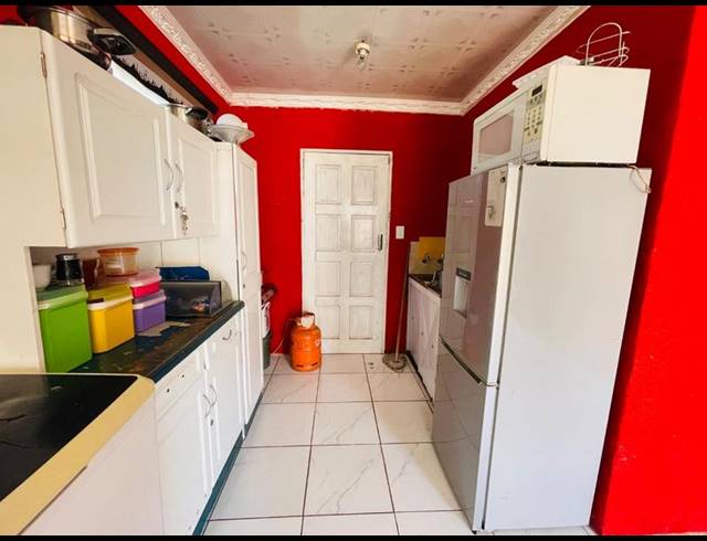 2 BEDROOM HOUSE FOR SALE IN PROTEA GLEN